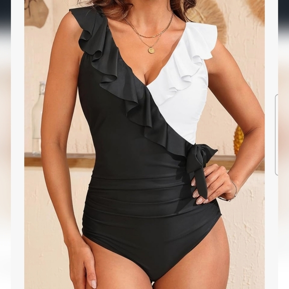 Black and White Ruffled One-Piece Swimsuit With Tummy Control NWT - Picture 4 of 16